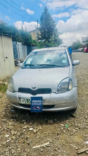 Toyota Vitz 2001 Silver