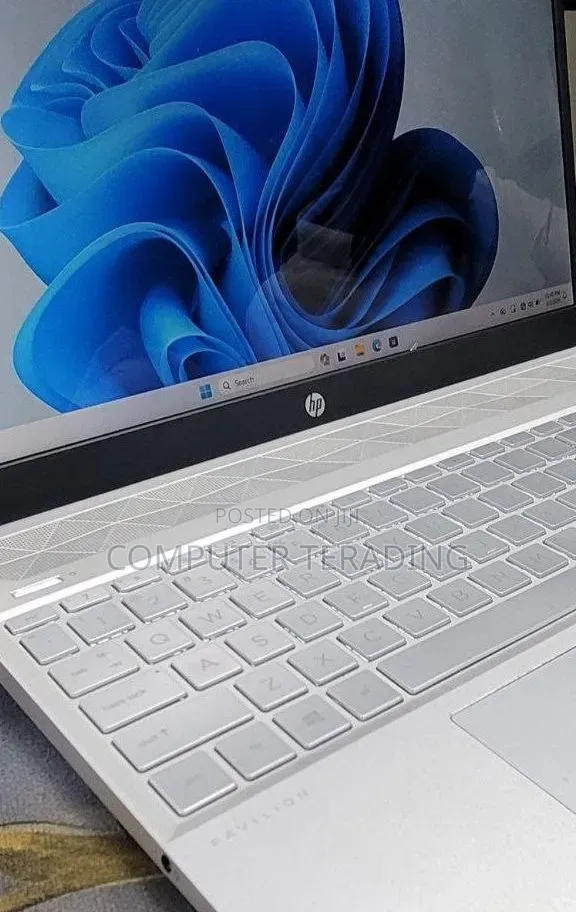 New Laptop HP Pavilion 15 8GB Intel Core i5 SSD 512GB