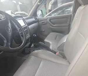 Toyota Land Cruiser 2005 White