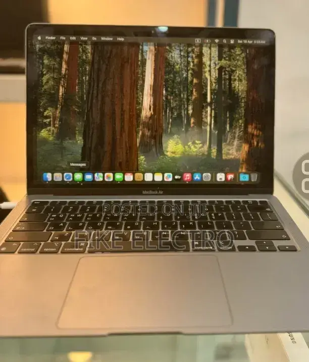 New Laptop Apple MacBook Air 16GB Apple M1 SSD 256GB