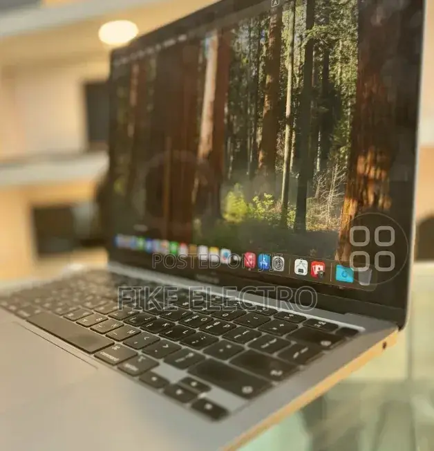 New Laptop Apple MacBook Air 16GB Apple M1 SSD 256GB