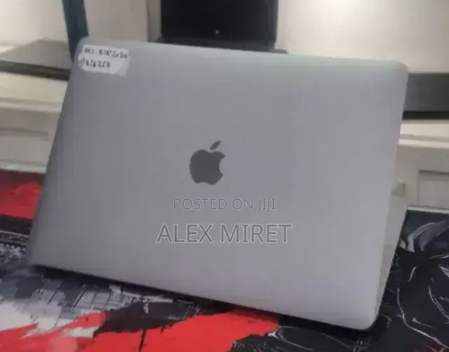 New Laptop Apple MacBook Air 16GB Apple M1 SSD 256GB