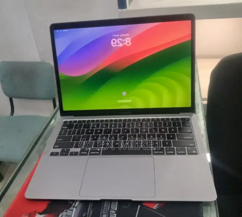 New Laptop Apple MacBook 8GB Apple M1 SSD 512GB