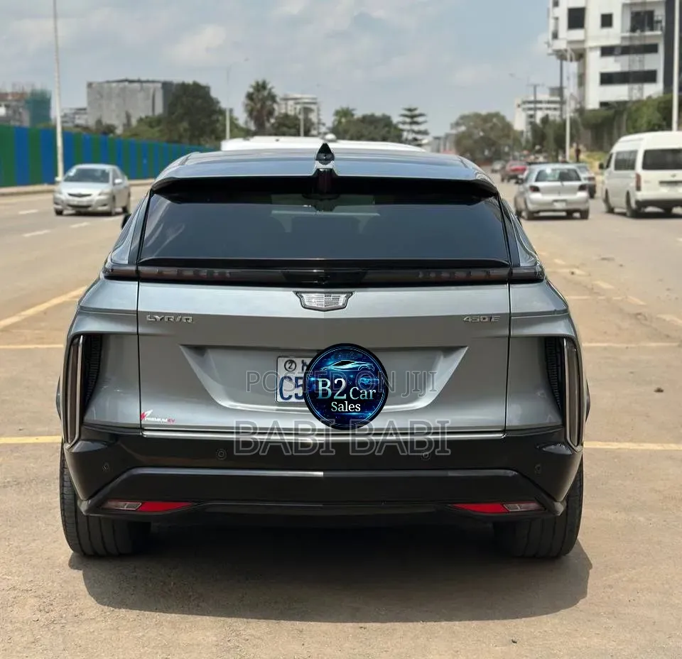 Cadillac Lyriq 2023 Silver