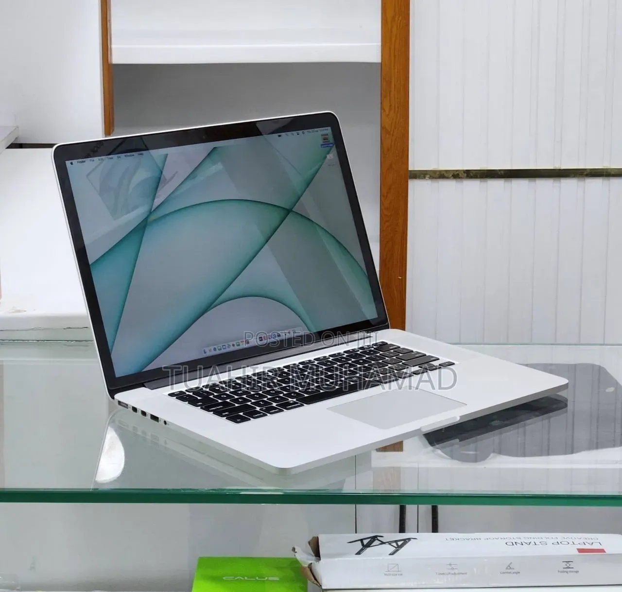 New Laptop Apple MacBook Pro 2015 16GB Intel Core i7 SSD 512GB
