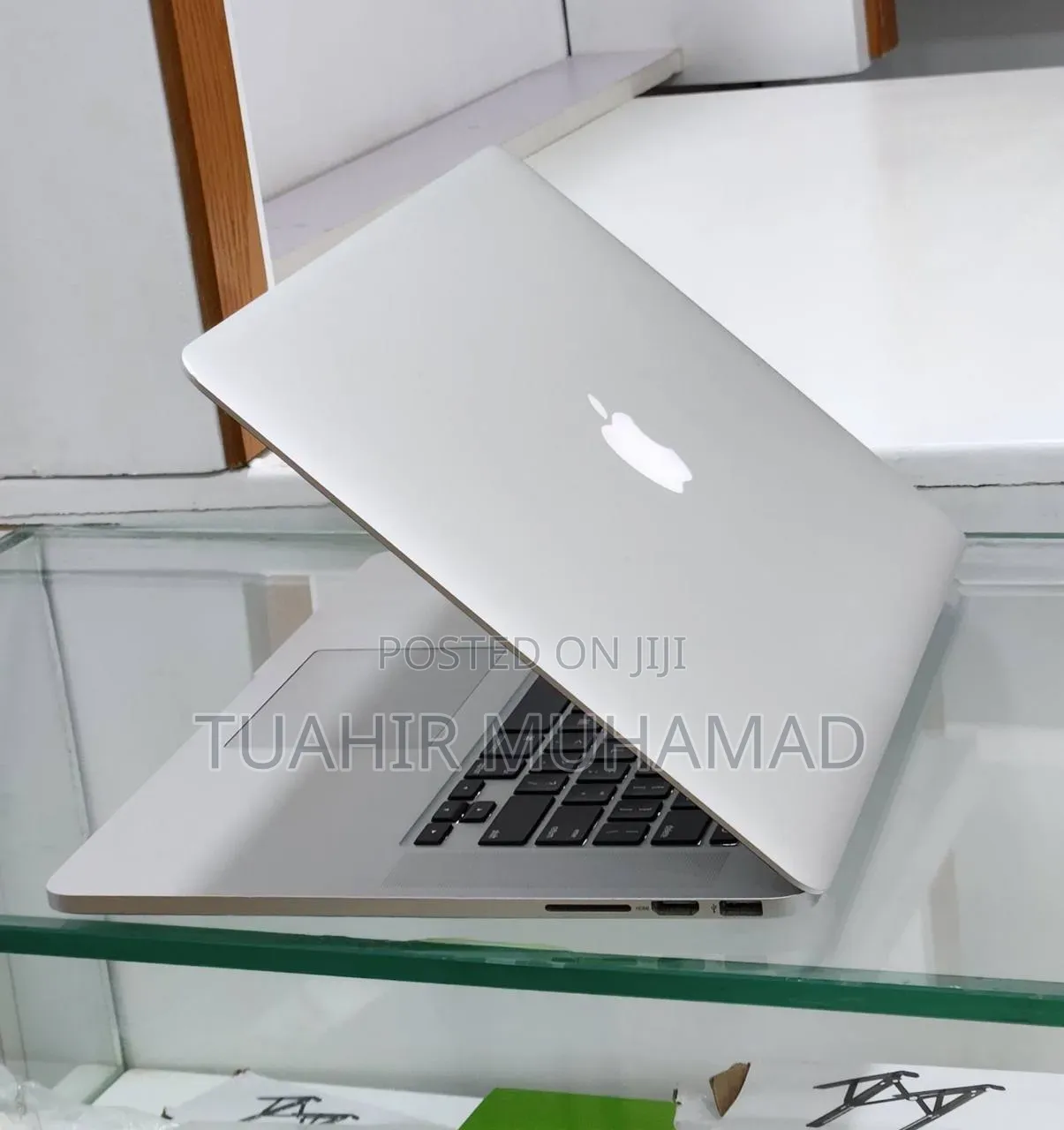 New Laptop Apple MacBook Pro 2015 16GB Intel Core i7 SSD 512GB