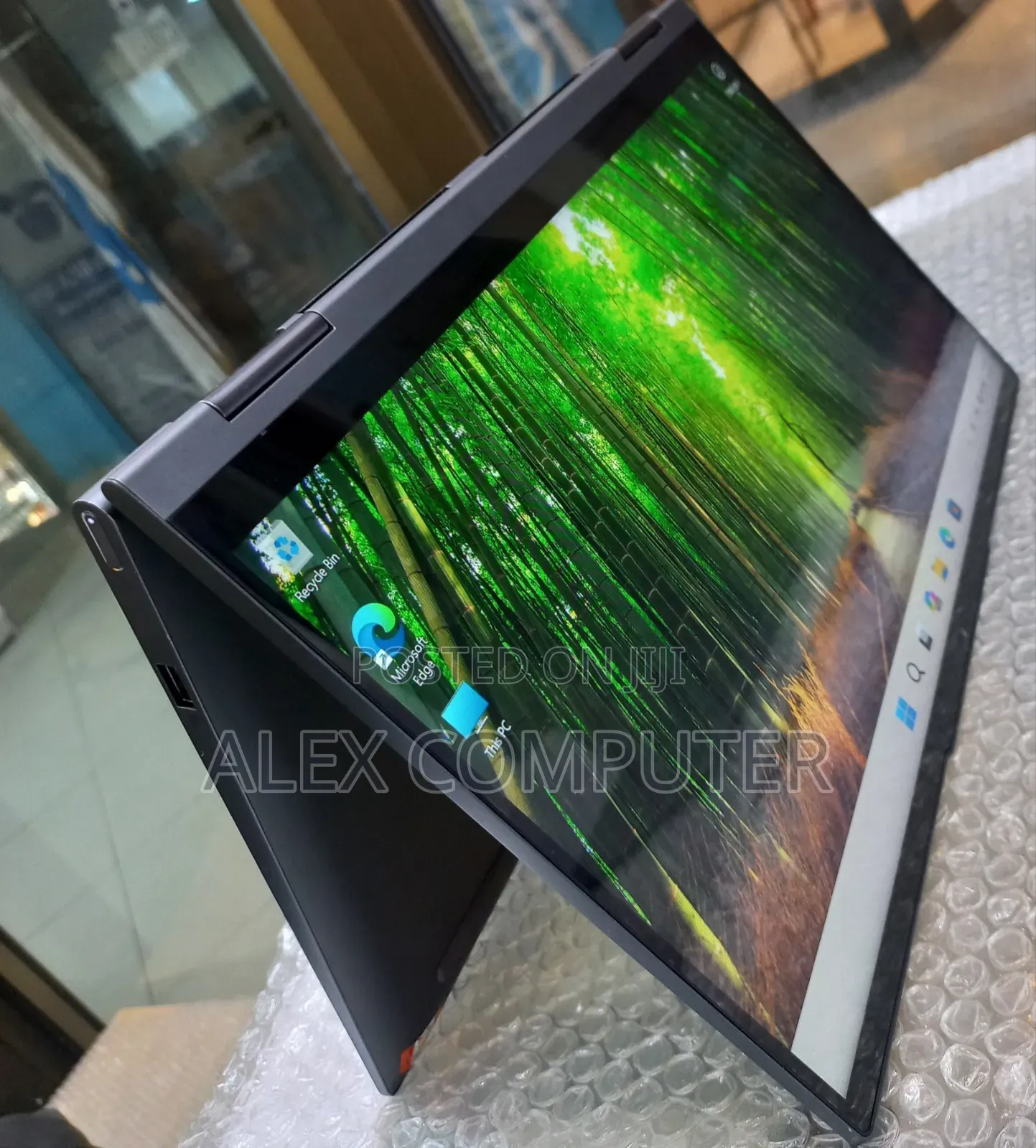 New Laptop Lenovo Yoga 7i 16GB AMD Ryzen 7 SSD 512GB