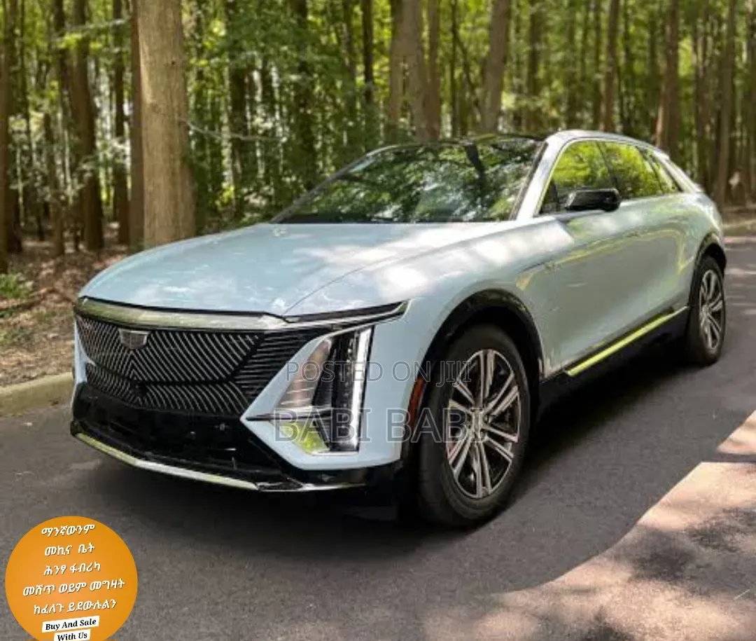 Cadillac Lyriq 2024 Blue