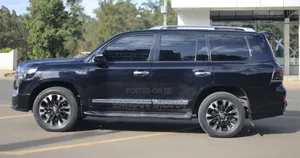 Toyota Land Cruiser 2015 Black