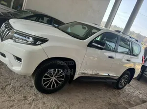 Toyota Land Cruiser Prado 2018 White