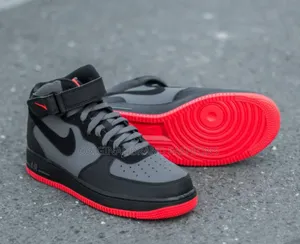 Nike Air Force 1 Mid