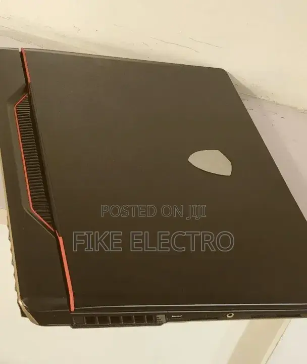 New Laptop MSI Raider GE68HX 13VI-202US 32GB Intel Core i9 SSD 1T