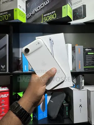 New Apple iPhone 17 256 GB White