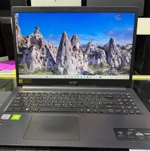 Laptop Acer Aspire 3 8GB Intel Core i7 HDD+SSD 1.5T