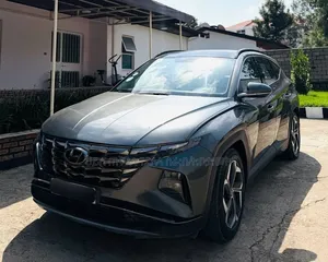 Hyundai Tucson 2022 Maroon
