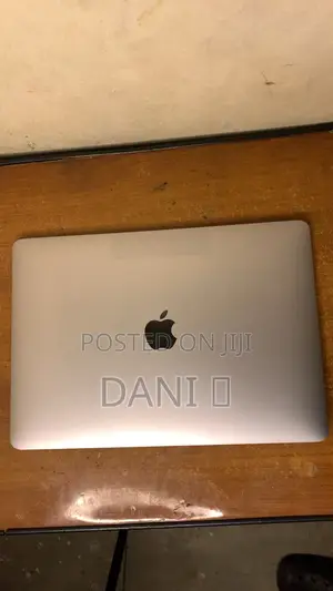 Laptop Apple MacBook Air 2022 M2 8GB Intel Core i5 SSD 256GB