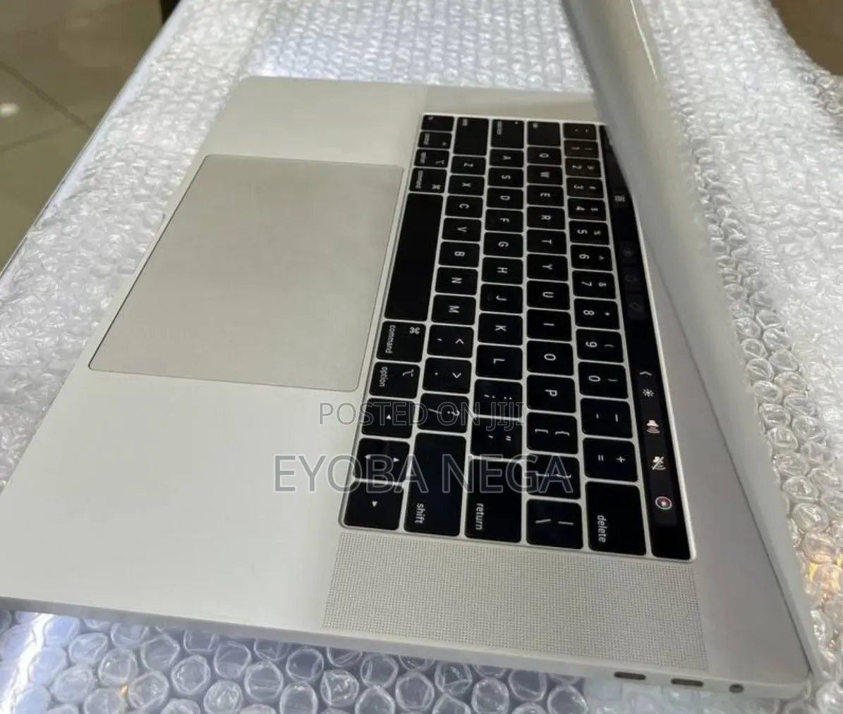 Laptop Apple MacBook Pro 2018 16GB Intel Core i7 SSD 256GB