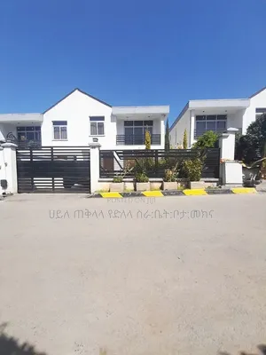 Furnished 5bdrm Townhouse/Terrace in Ayat Area Inside, Yeka for sale