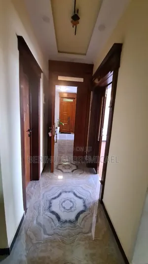 2bdrm Apartment in 4 ኪሎ, Arada for rent