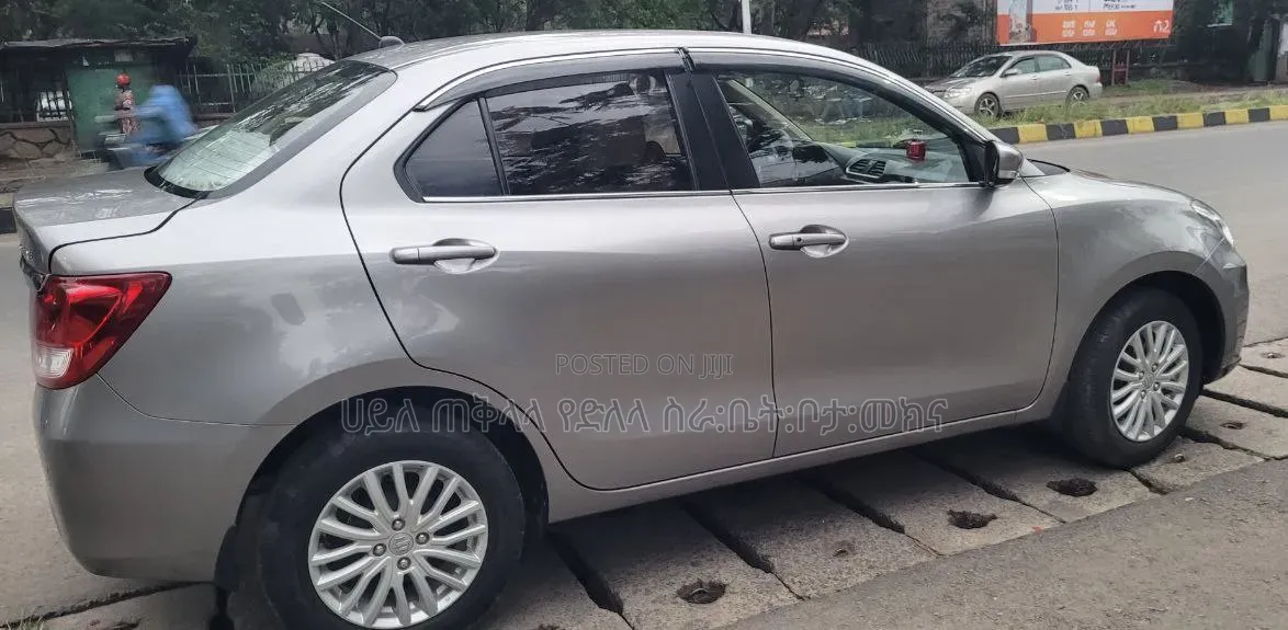 Suzuki Dzire 2022 Silver