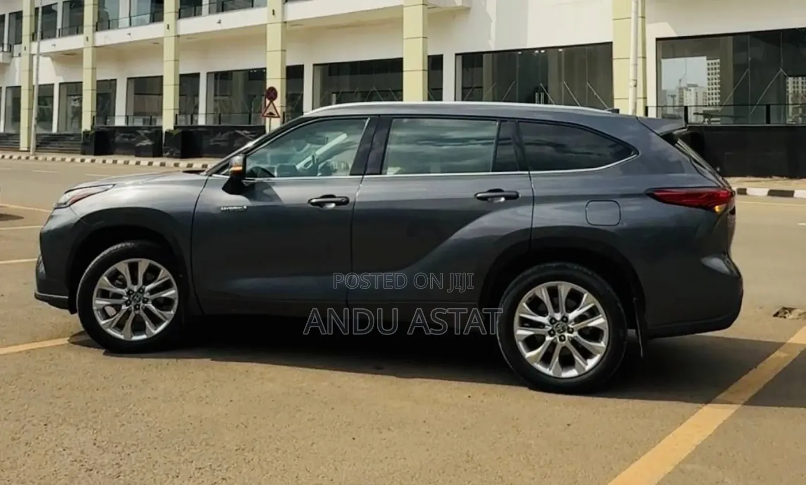 Toyota Highlander Hybrid Limited AWD 2024 Gray