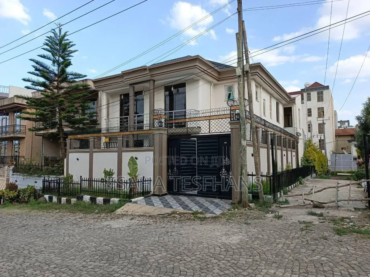6bdrm House in G+2 House, Yeka for rent