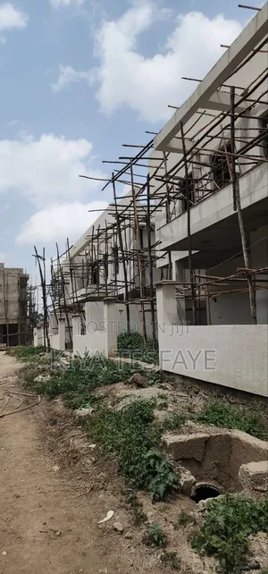 3bdrm Villa in ጀሞ2, Gullele for sale