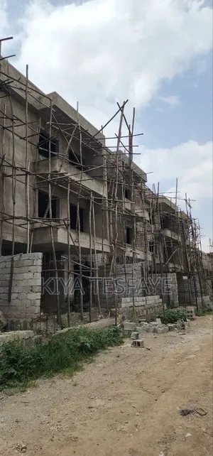 3bdrm Villa in ጀሞ2, Gullele for sale