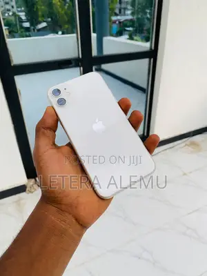 New Apple iPhone 11 64 GB White