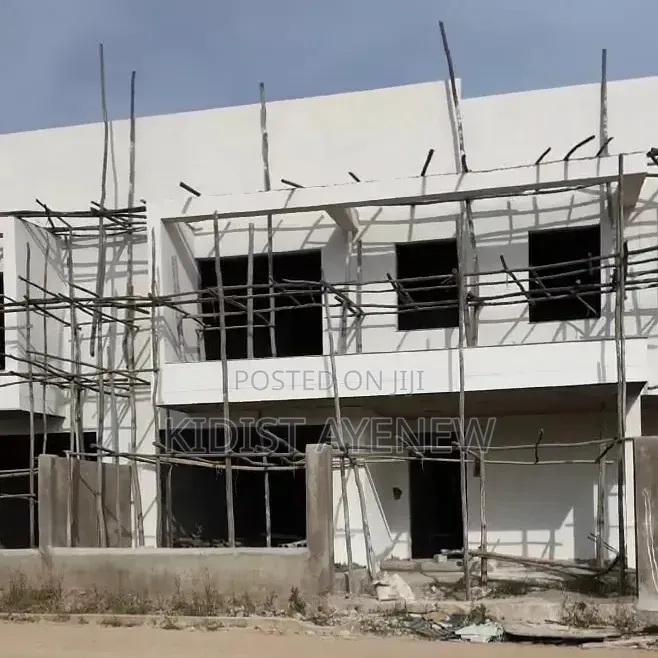 6bdrm Villa in ቅድስት አየነው, Nifas Silk-Lafto for sale