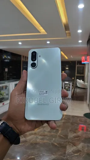 New Samsung Galaxy M36 5G 128 GB Gray