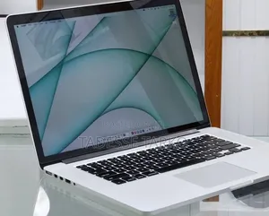 New Laptop Apple MacBook Pro 2015 16GB Intel Core i7 SSD 512GB