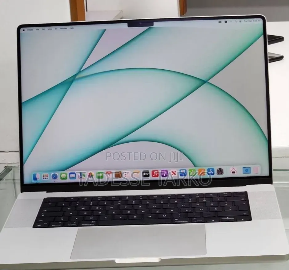 New Laptop Apple MacBook Pro 2015 16GB Intel Core i7 SSD 512GB