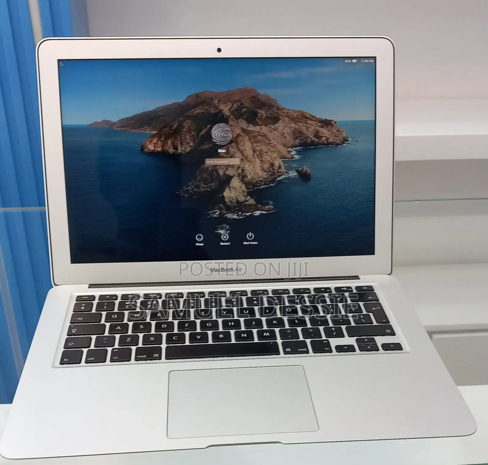 New Laptop Apple MacBook Air 2017 8GB Intel Core i5 SSD 128GB