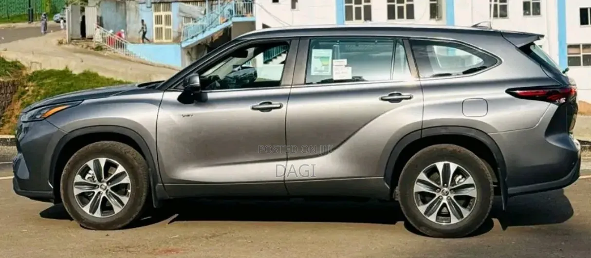 New Toyota Highlander Limited 2025 Gray