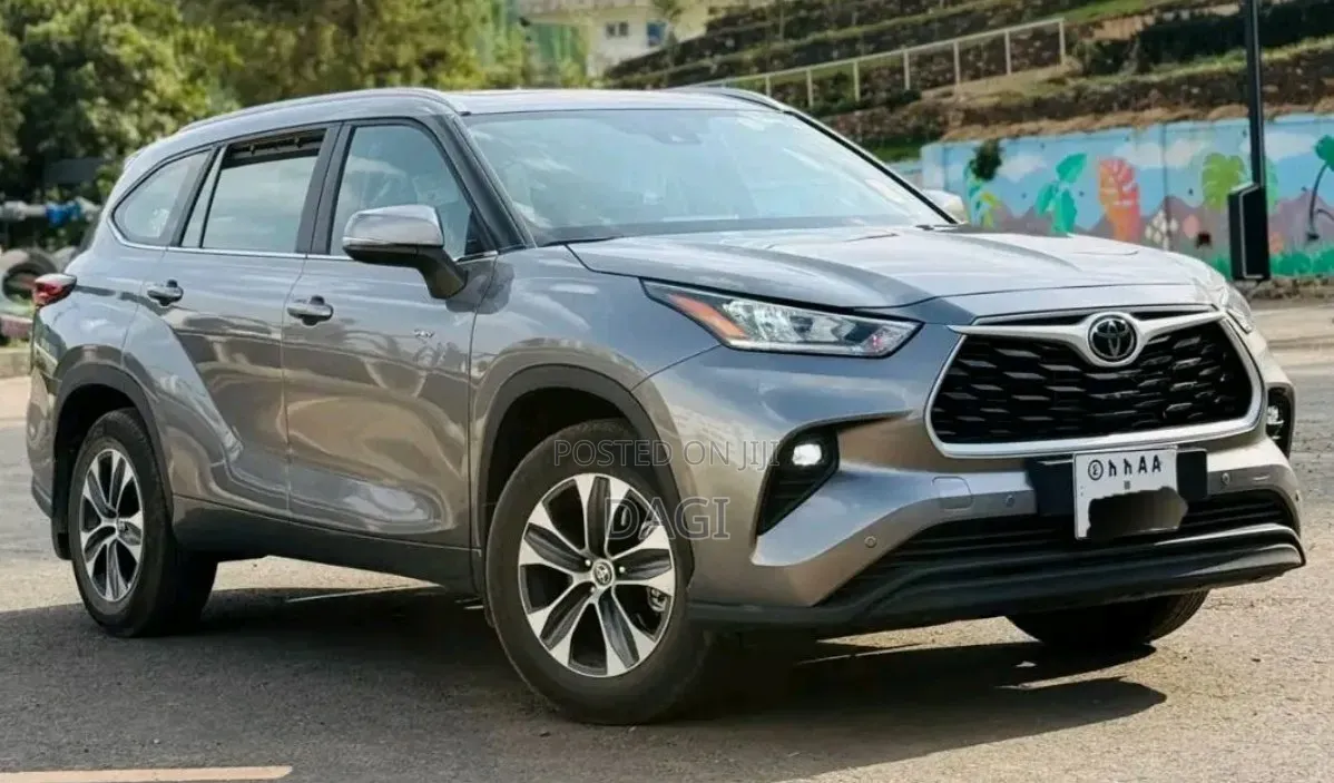 New Toyota Highlander Limited 2025 Gray