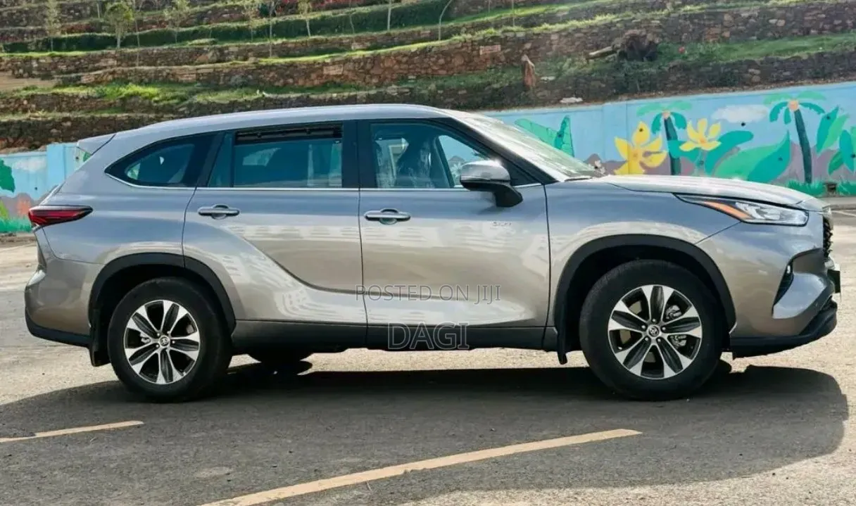 New Toyota Highlander Limited 2025 Gray