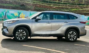 New Toyota Highlander Limited 2025 Gray