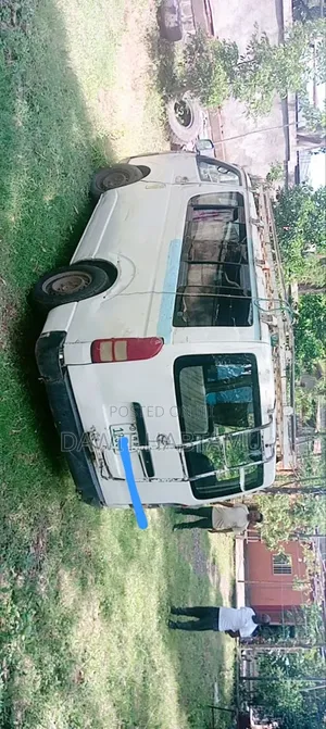 Toyota Hiace 220 2007 White