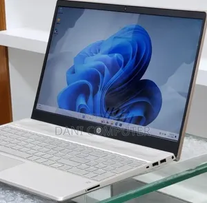 New Laptop HP Pavilion 15 8GB Intel Core i5 SSD 512GB