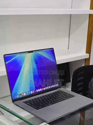 New Laptop Apple MacBook Pro 2021 M1 Max 16GB Intel Core i9 SSD 512GB