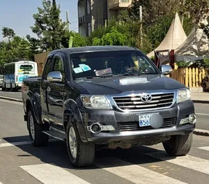 Toyota Hilux 2015 Gray