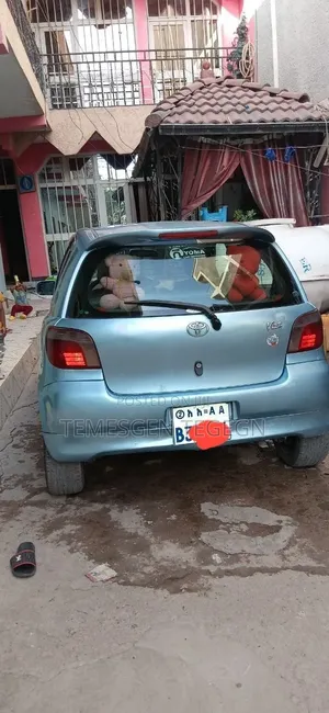Toyota Vitz 2001 Blue