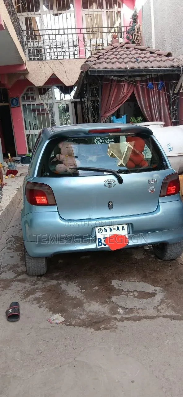 Toyota Vitz 2001 Blue