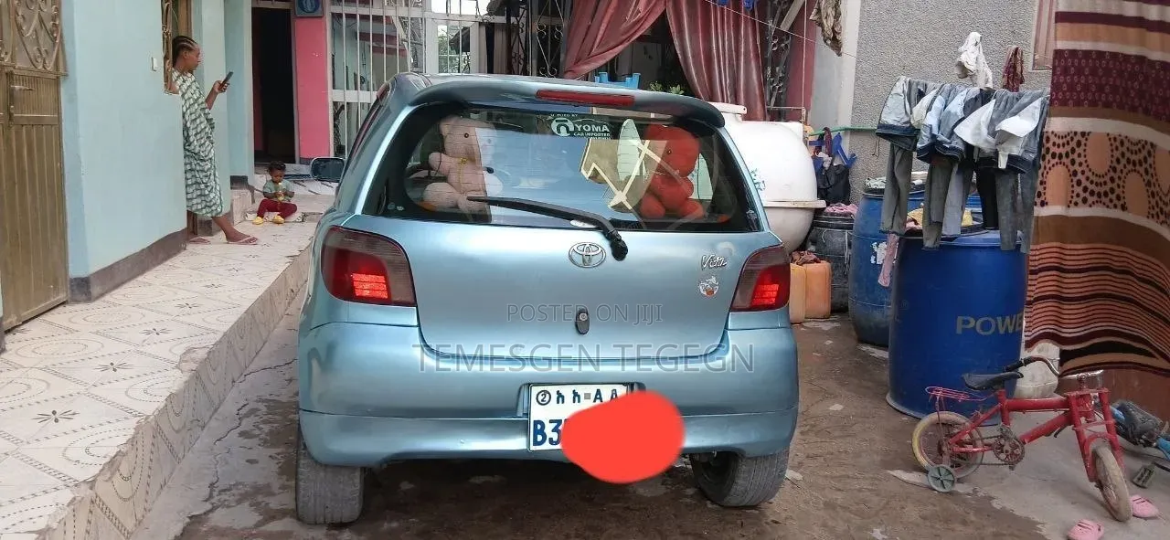 Toyota Vitz 2001 Blue