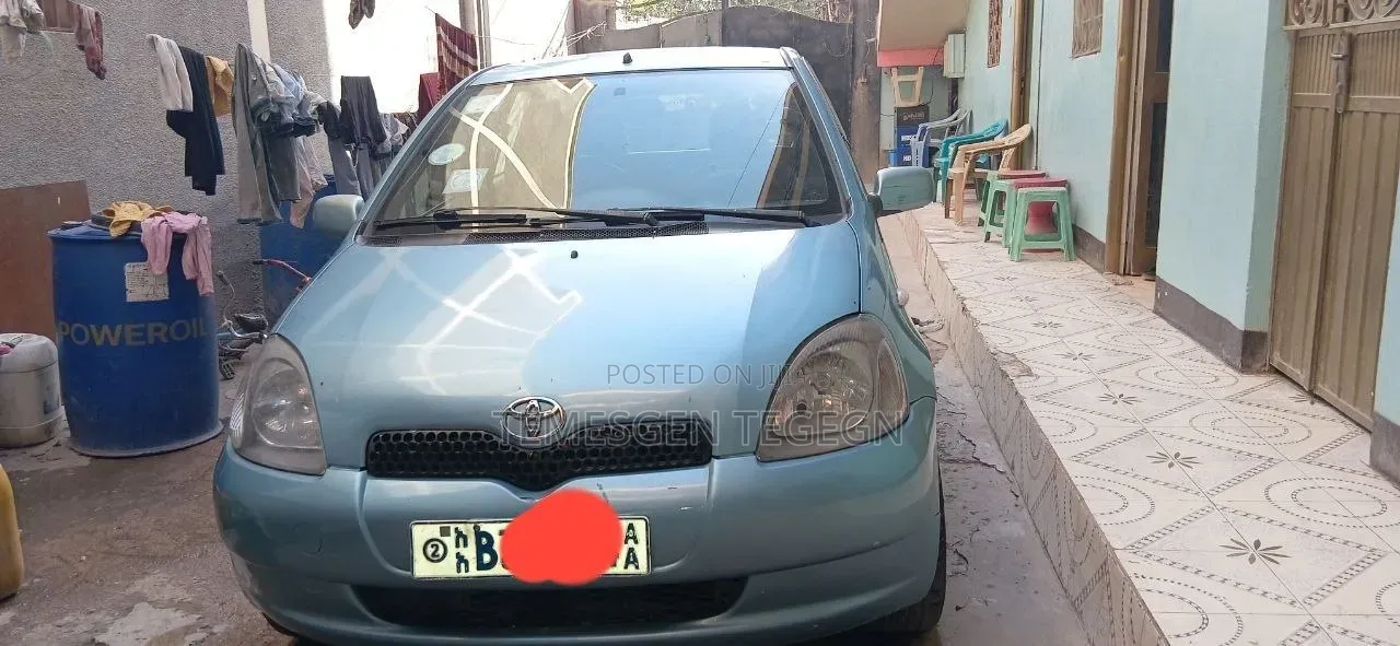 Toyota Vitz 2001 Blue