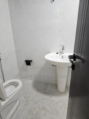 4bdrm House in Villa House, Bole for rent