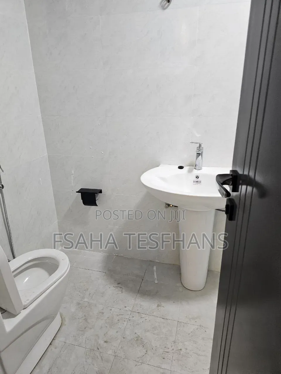 4bdrm House in Villa House, Bole for rent