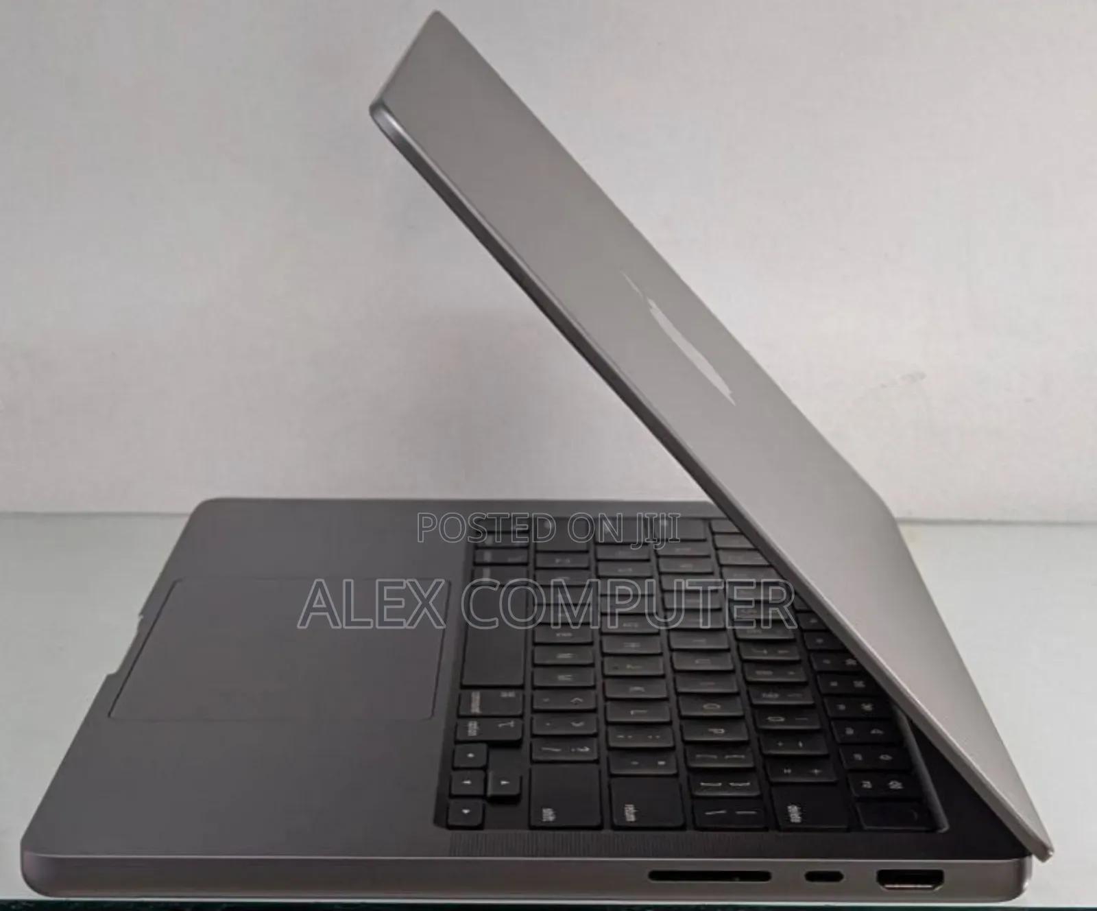 New Laptop Apple MacBook Pro 2021 M1 16GB Apple M1 Pro SSD 512GB