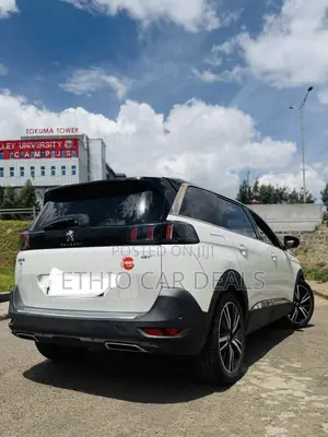 Peugeot 5008 2021 White